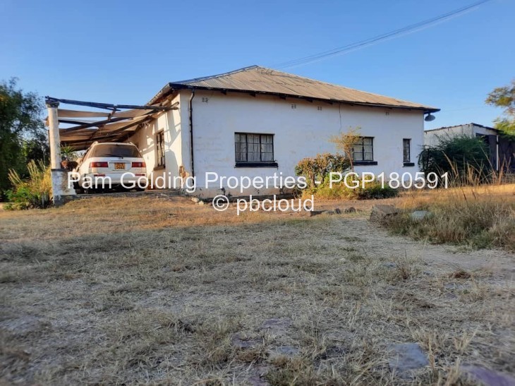 2 Bedroom House for Sale in Riverside North, Bulawayo