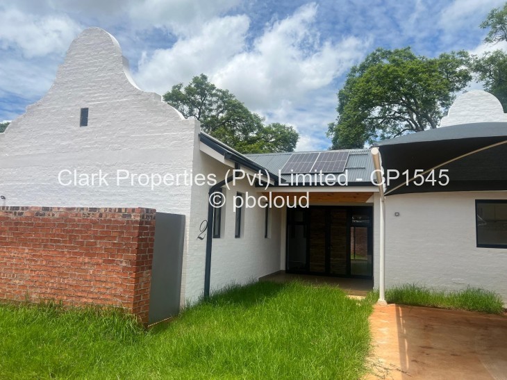 Townhouse/Complex/Cluster to Rent in Newlands, Harare