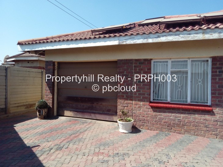 4 Bedroom House for Sale in Glen View, Harare