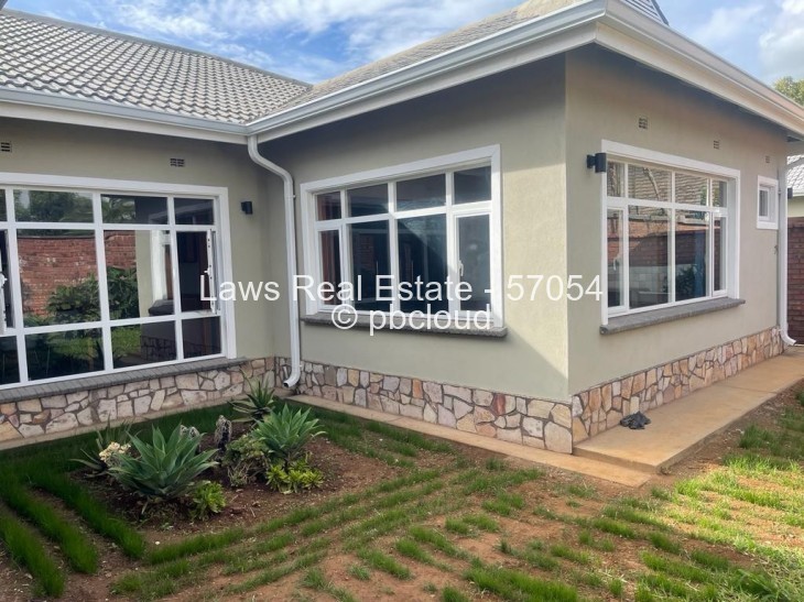 Townhouse/Complex/Cluster for Sale in Vainona, Harare