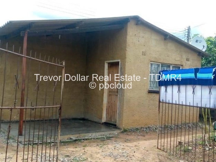 2 Bedroom House for Sale in Mkoba, Gweru