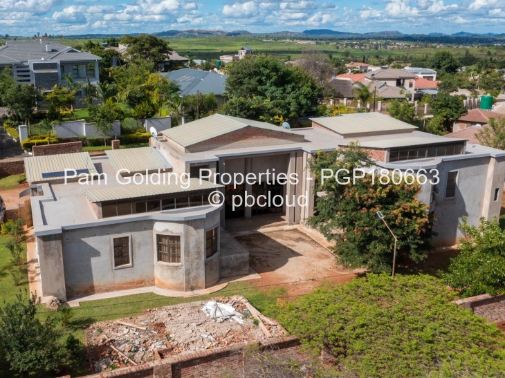 6 Bedroom House for Sale in Brookview, Harare