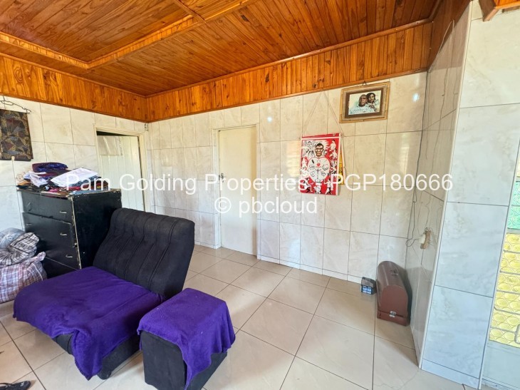 4 Bedroom House for Sale in Gwabalanda, Bulawayo