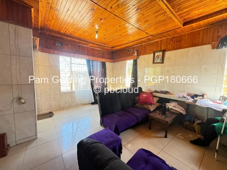 4 Bedroom House for Sale in Gwabalanda, Bulawayo