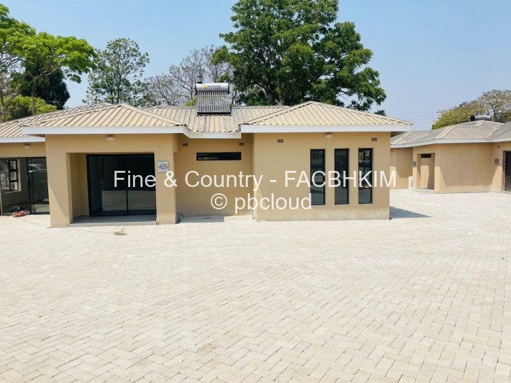 2 Bedroom Cottage/Garden Flat for Sale in Bluff Hill, Harare