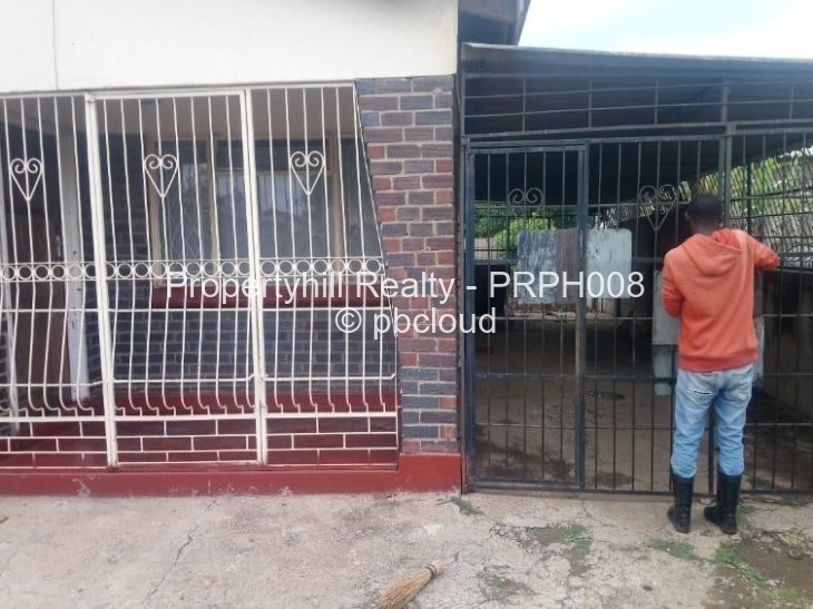 3 Bedroom House to Rent in Budiriro, Harare
