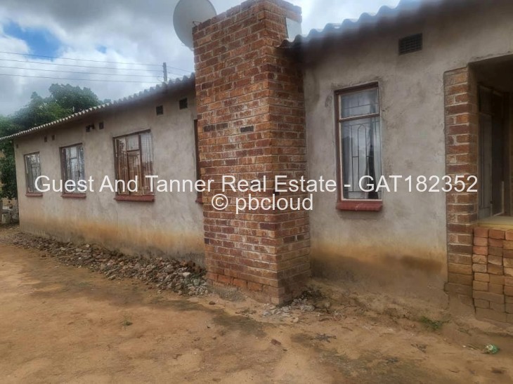4 Bedroom House for Sale in Pumula South, Bulawayo