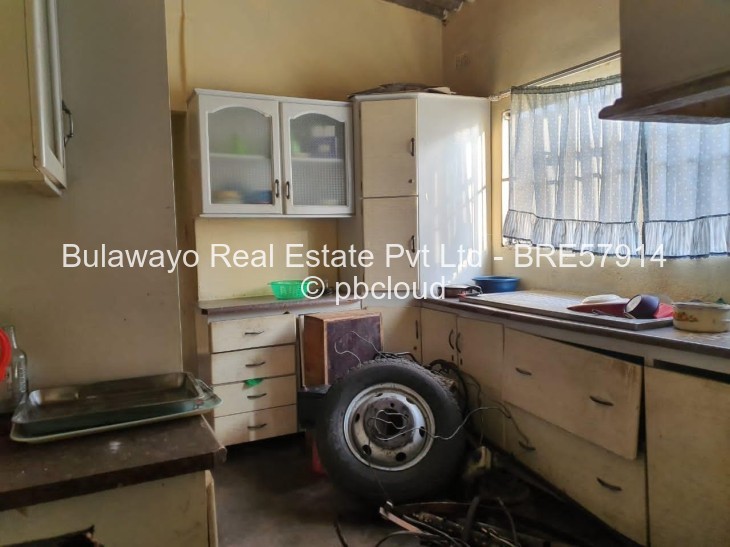 3 Bedroom House for Sale in Cowdray Park, Bulawayo