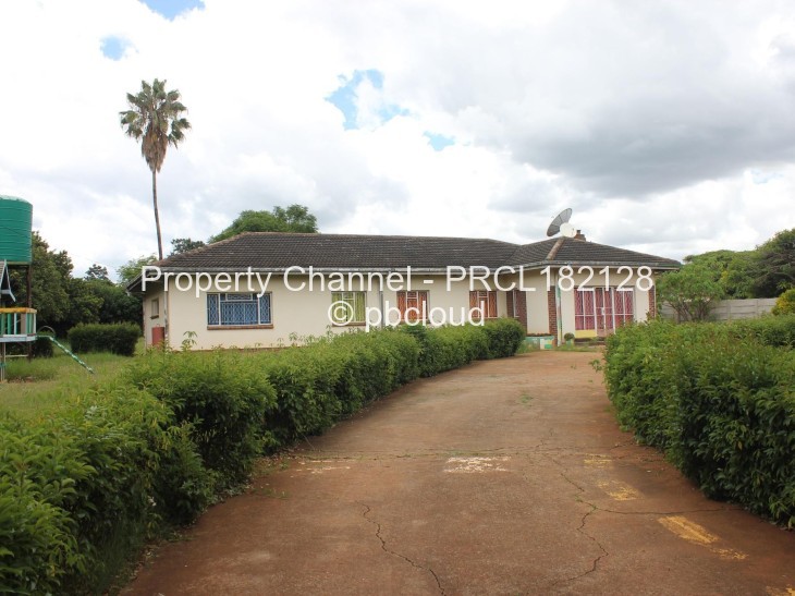 5 Bedroom House for Sale in Bluff Hill, Harare
