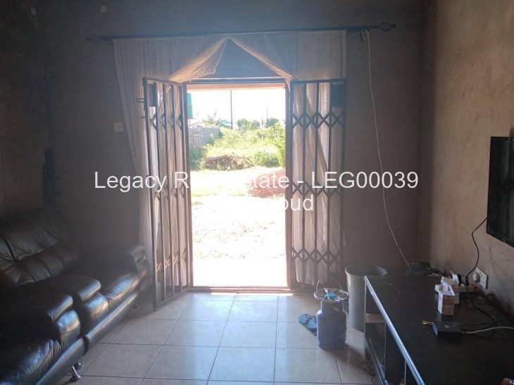 3 Bedroom Cottage/Garden Flat for Sale in Gweru CBD, Gweru
