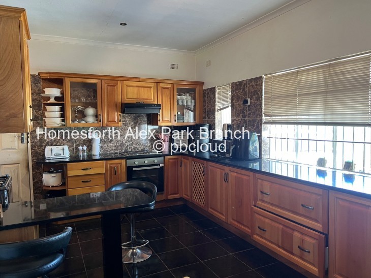 5 Bedroom House for Sale in Monavale, Harare
