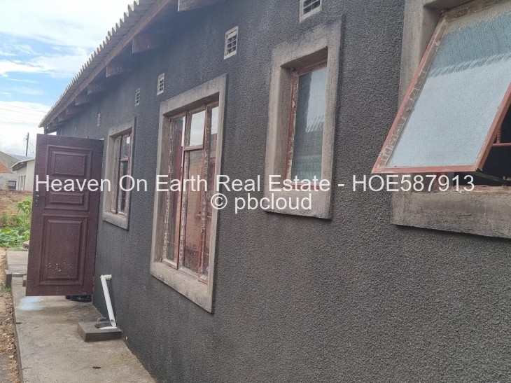 44 Bedroom House for Sale in Chitungwiza, Chitungwiza