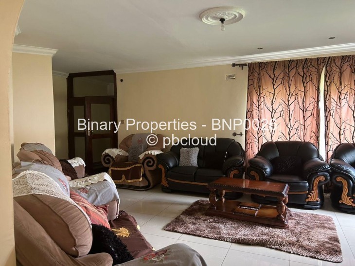 5 Bedroom House to Rent in Emerald Hill, Harare