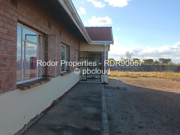 4 Bedroom House for Sale in North Trenance, Bulawayo