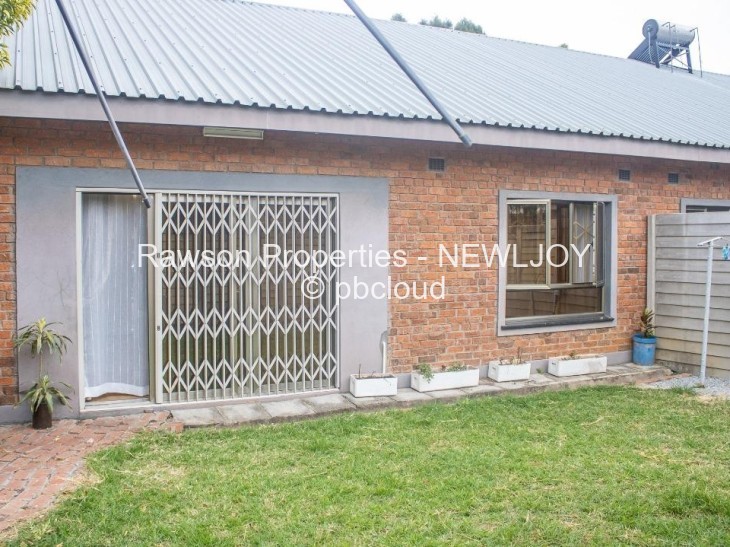 Townhouse/Complex/Cluster for Sale in Newlands, Harare