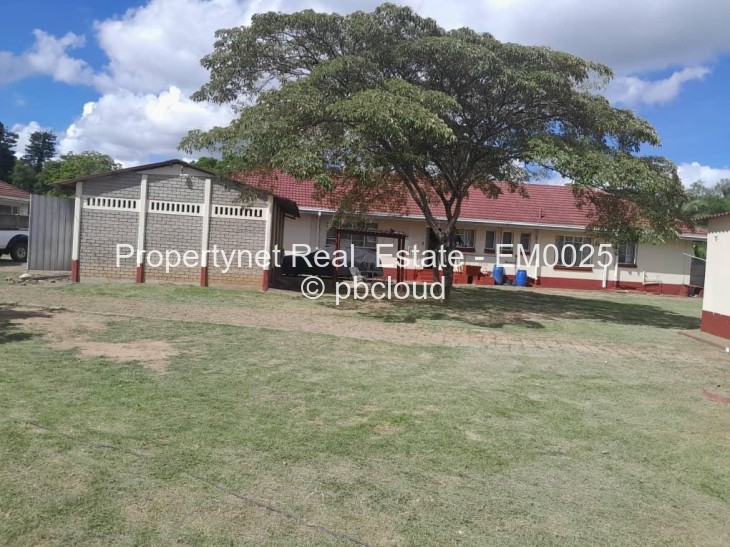 5 Bedroom House for Sale in Eastlea, Harare