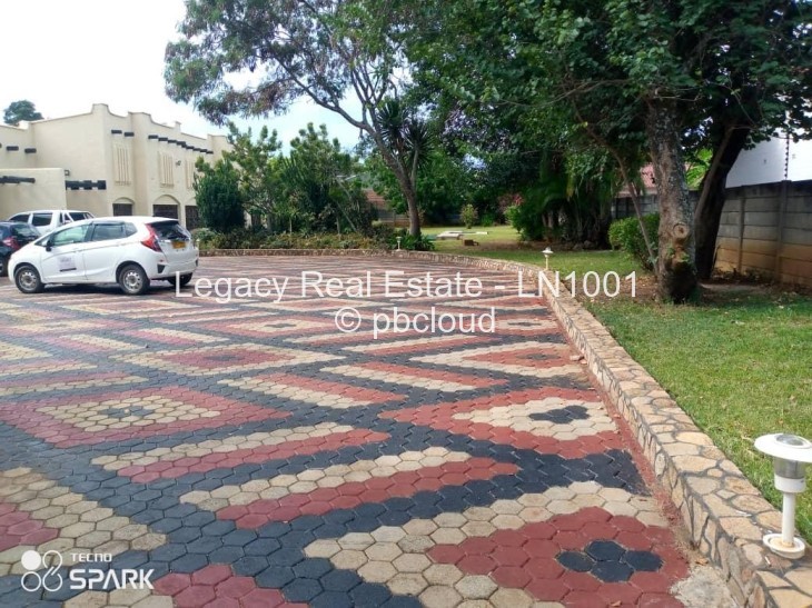 4 Bedroom House to Rent in Borrowdale, Harare