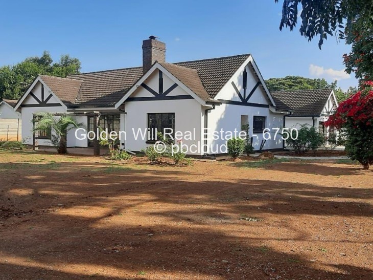 4 Bedroom House to Rent in Bluff Hill, Harare