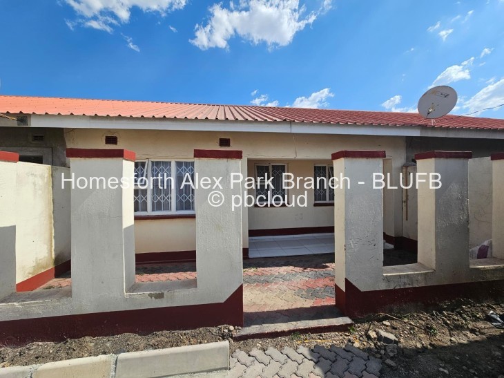 2 Bedroom Cottage/Garden Flat for Sale in Bluff Hill, Harare