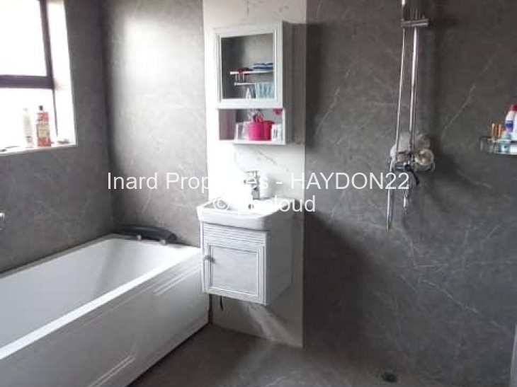 4 Bedroom House for Sale in Haydon Park, Mazowe
