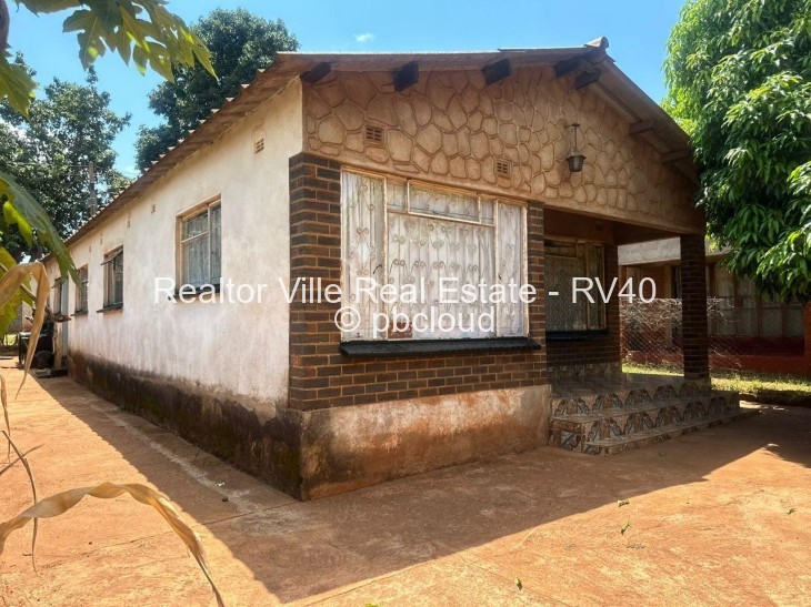 6 Bedroom House for Sale in Kuwadzana, Harare