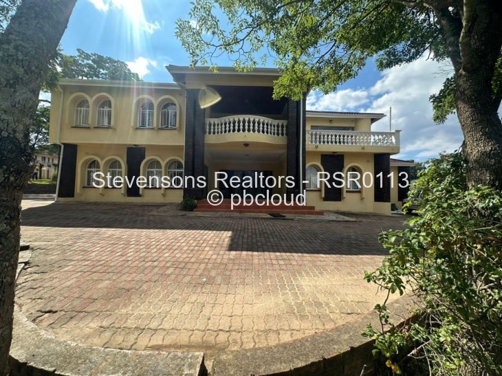 6 Bedroom House to Rent in Helensvale, Harare