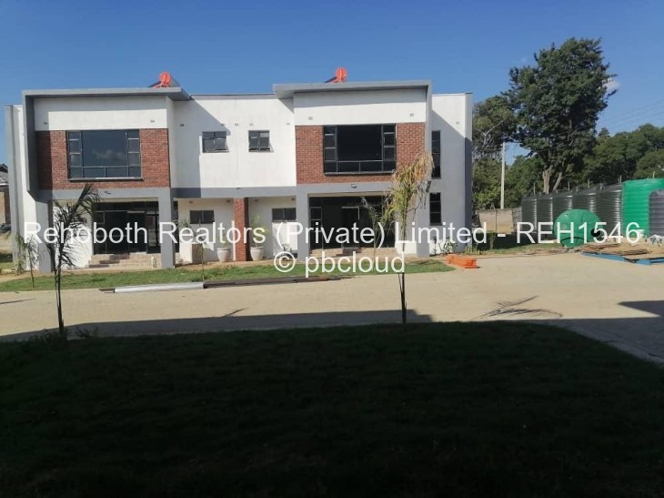 Townhouse/Complex/Cluster to Rent in Greendale, Harare