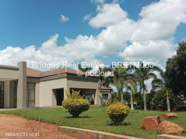 8 Bedroom House for Sale in Gletwin Park, Harare