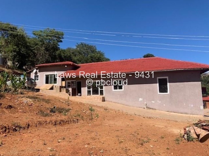 8 Bedroom House for Sale in Philadelphia, Harare