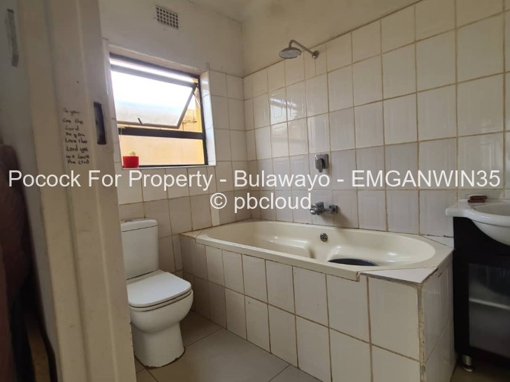 4 Bedroom House for Sale in Emganwini, Bulawayo