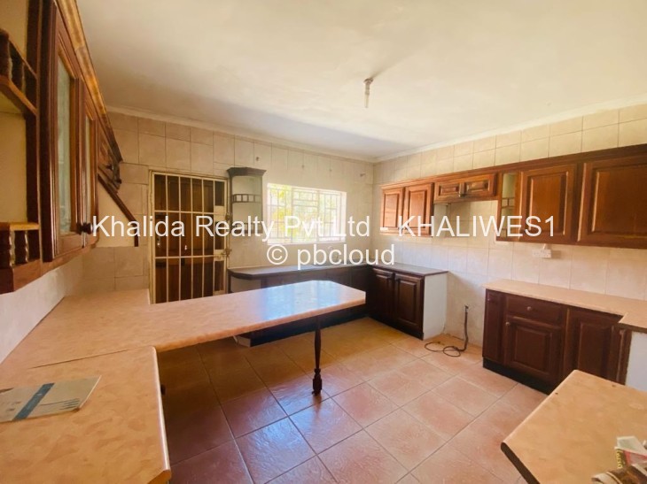 4 Bedroom House to Rent in Westlea Hre, Harare
