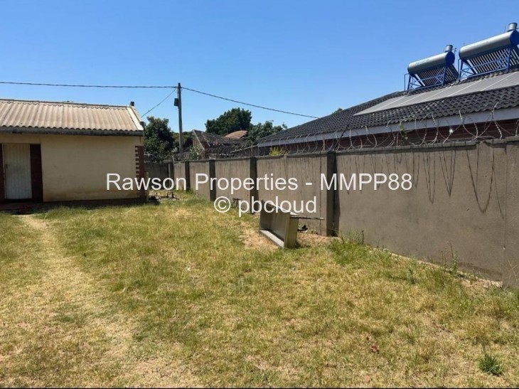 2 Bedroom Cottage/Garden Flat for Sale in Mainway Meadows, Harare