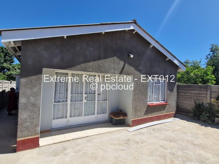 5 Bedroom House for Sale in Tafara, Harare