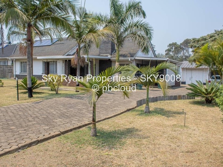 6 Bedroom House for Sale in Eastlea, Harare