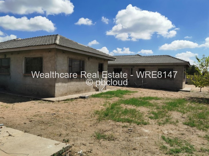 6 Bedroom House for Sale in Southlea Park, Harare