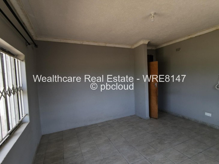 6 Bedroom House for Sale in Southlea Park, Harare