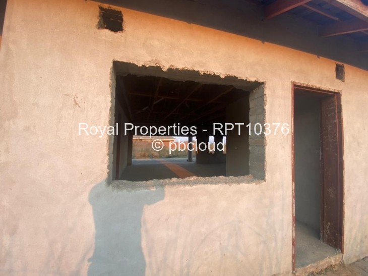 6 Bedroom House for Sale in Ruwa, Ruwa