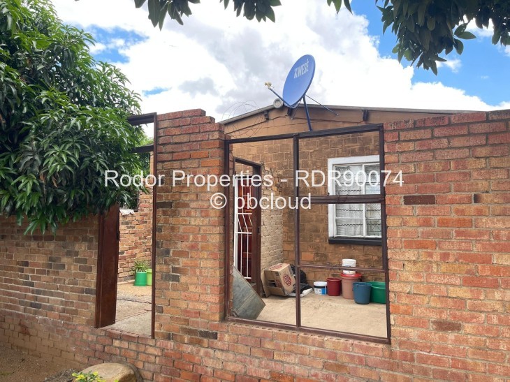 2 Bedroom House for Sale in Entumbane, Bulawayo