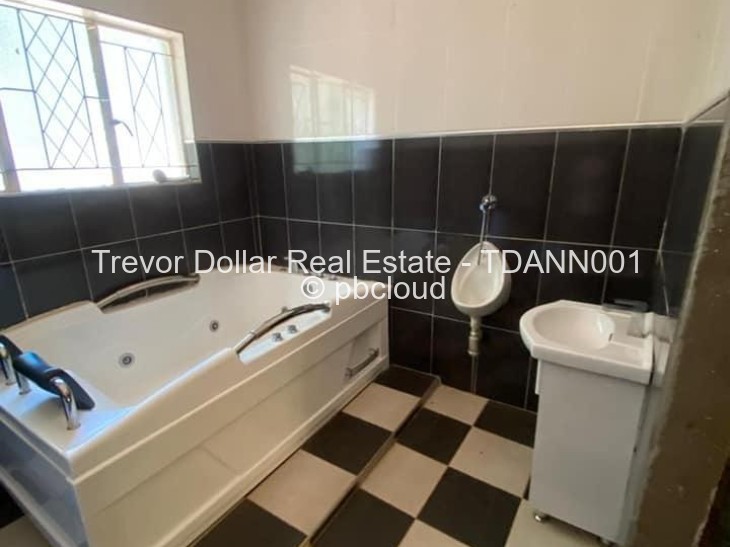 4 Bedroom House for Sale in St Annes drive, Gweru