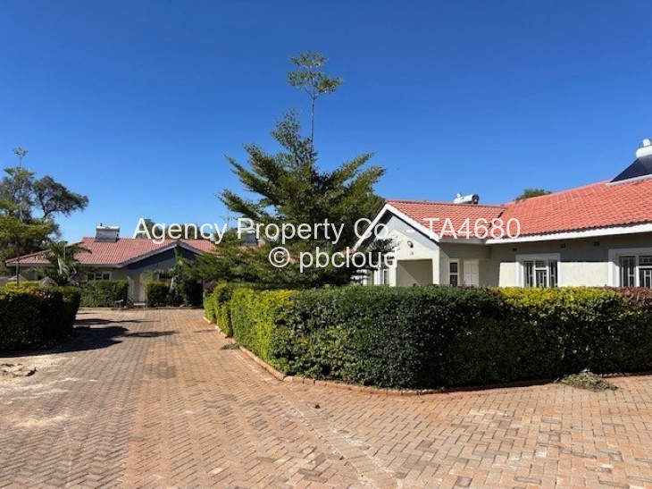 Townhouse/Complex/Cluster to Rent in Meyrick Park, Harare