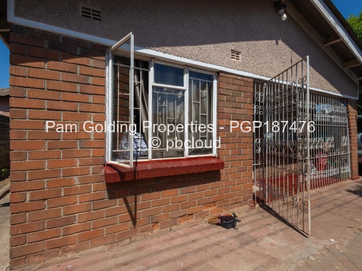 5 Bedroom House for Sale in Glen Norah, Harare