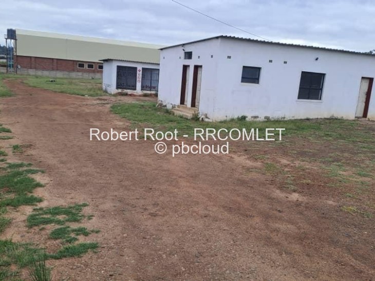 Commercial Property to Rent in Waterfalls, Harare