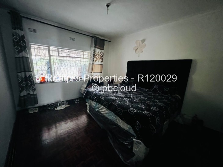 2 Bedroom Cottage/Garden Flat for Sale in Mabelreign, Harare
