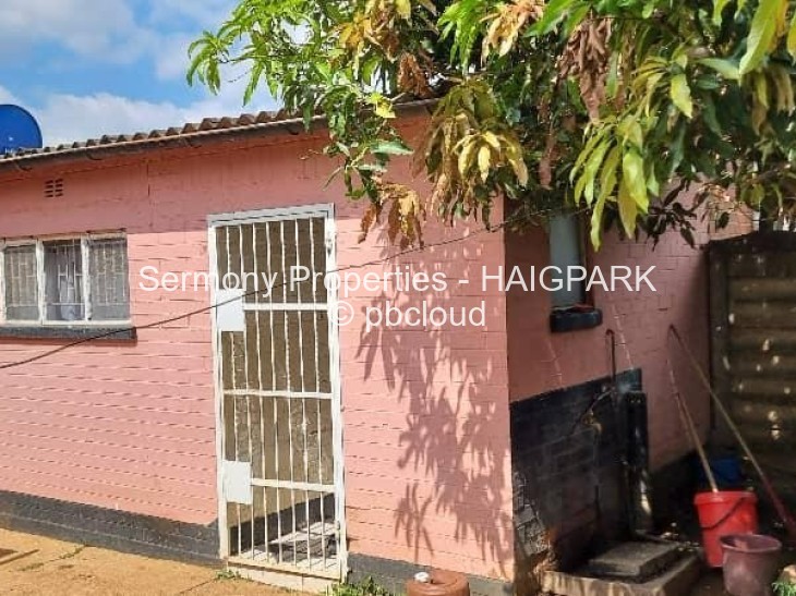 4 Bedroom House for Sale in Haig Park, Harare