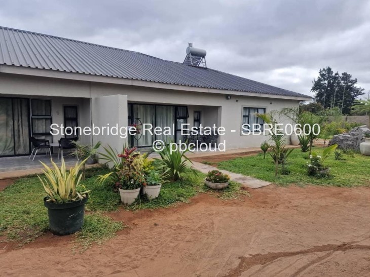 3 Bedroom House to Rent in Burnside, Bulawayo