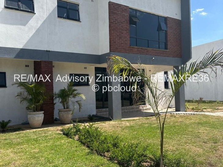 Townhouse/Complex/Cluster to Rent in Greendale North, Harare