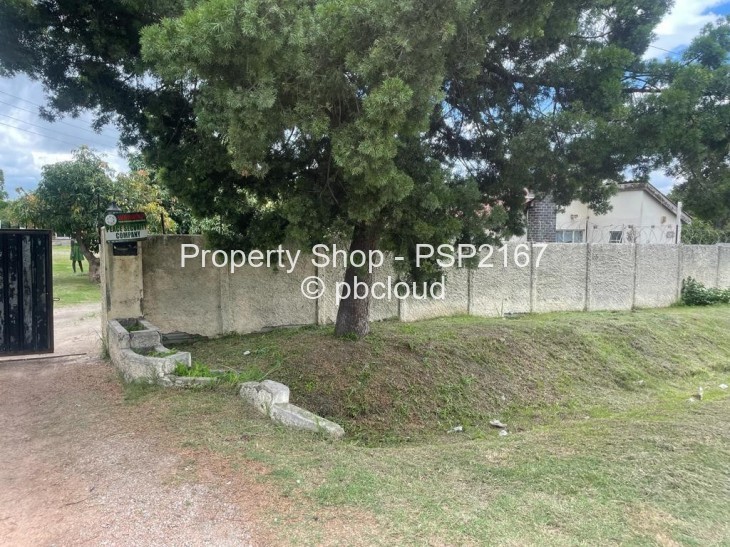 8 Bedroom House for Sale in Hatfield, Harare