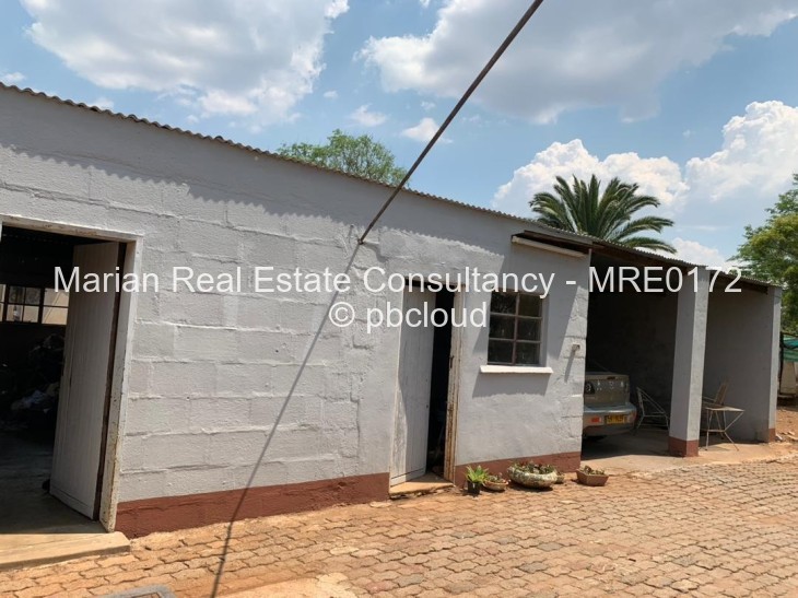 4 Bedroom House for Sale in Four Winds, Bulawayo