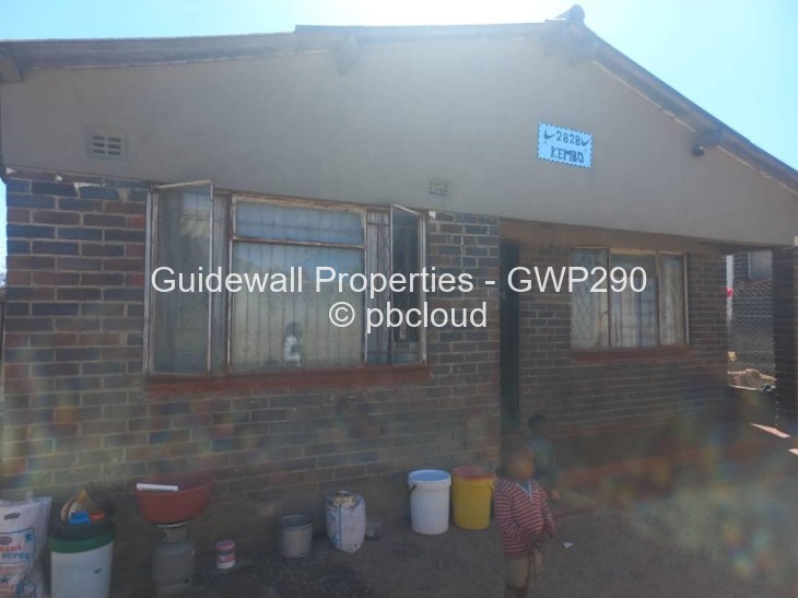 6 Bedroom House for Sale in St Marys, Chitungwiza