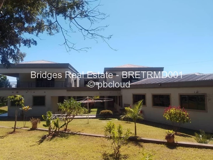 7 Bedroom House for Sale in Gletwin Park, Harare